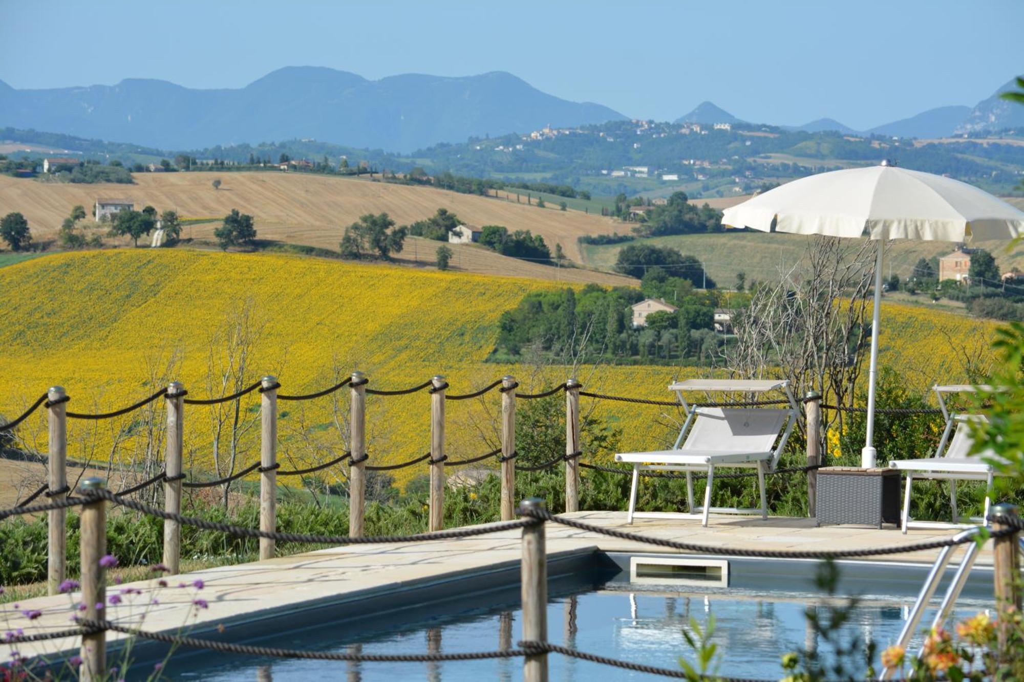 Casale Dei Cinque Colli Villa Ostra ภายนอก รูปภาพ